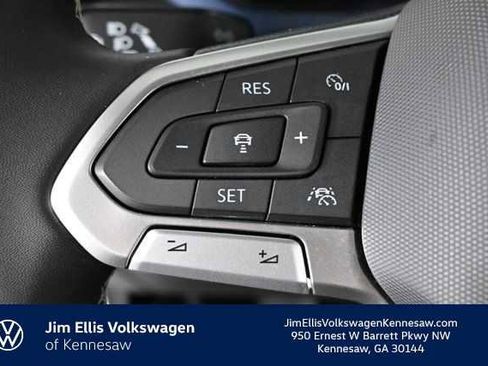Certified 2023 Volkswagen Taos SE w/ Panoramic Sunroof Package image 22