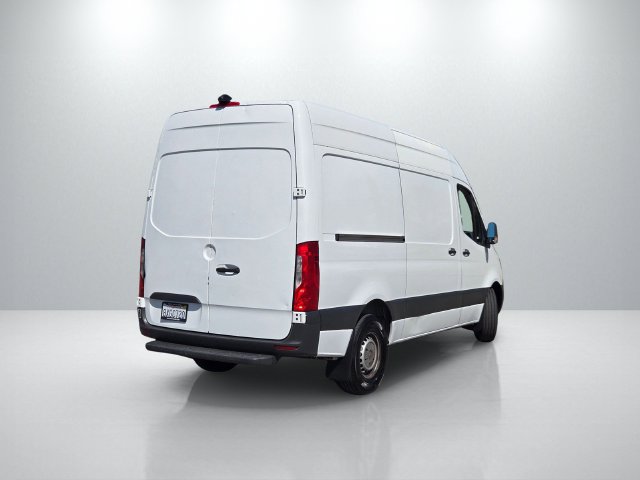 Used 2021 Mercedes-Benz Sprinter 2500 image 4