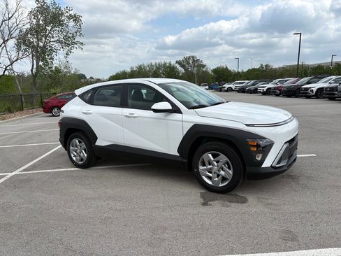 New 2026 Hyundai Kona SE FWD image 7