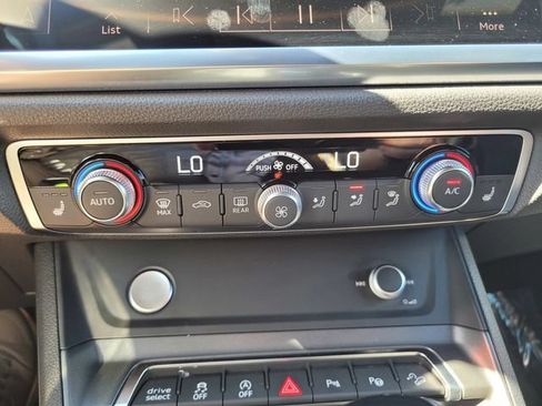 Used 2020 Audi Q3 2.0T Prestige w/ Prestige Package AWD/4WD image 28