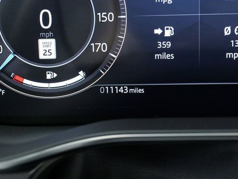 Used 2025 Jaguar F-PACE R-Dynamic S image 52