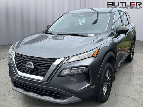 Used 2023 Nissan Rogue S AWD/4WD image 2
