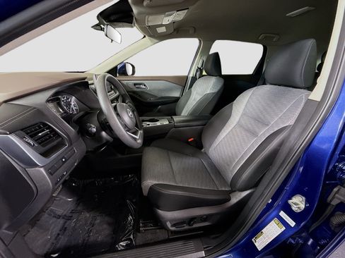 Used 2023 Nissan Rogue SV FWD image 22