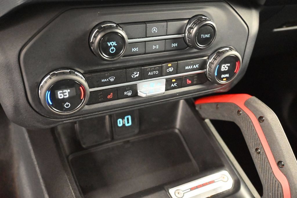 Used 2023 Ford Bronco Heritage Edition AWD/4WD image 6