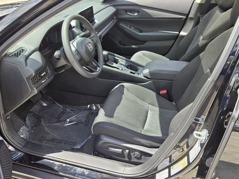 Used 2025 Honda Accord SE image 10