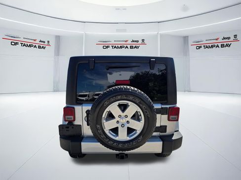 Used 2012 Jeep Wrangler Unlimited Sahara w/ Max Tow Pkg AWD/4WD image 5