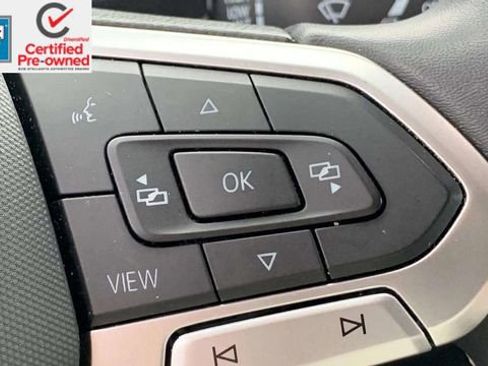 Used 2022 Volkswagen Tiguan SE image 37