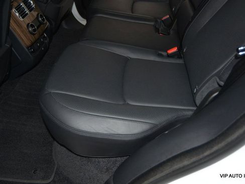 Used 2018 Land Rover Range Rover HSE image 26