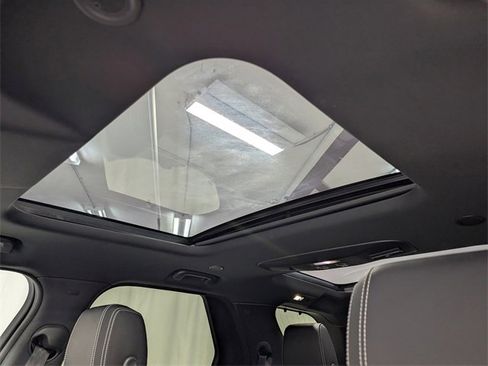 Used 2023 Land Rover Discovery S R-Dynamic image 15