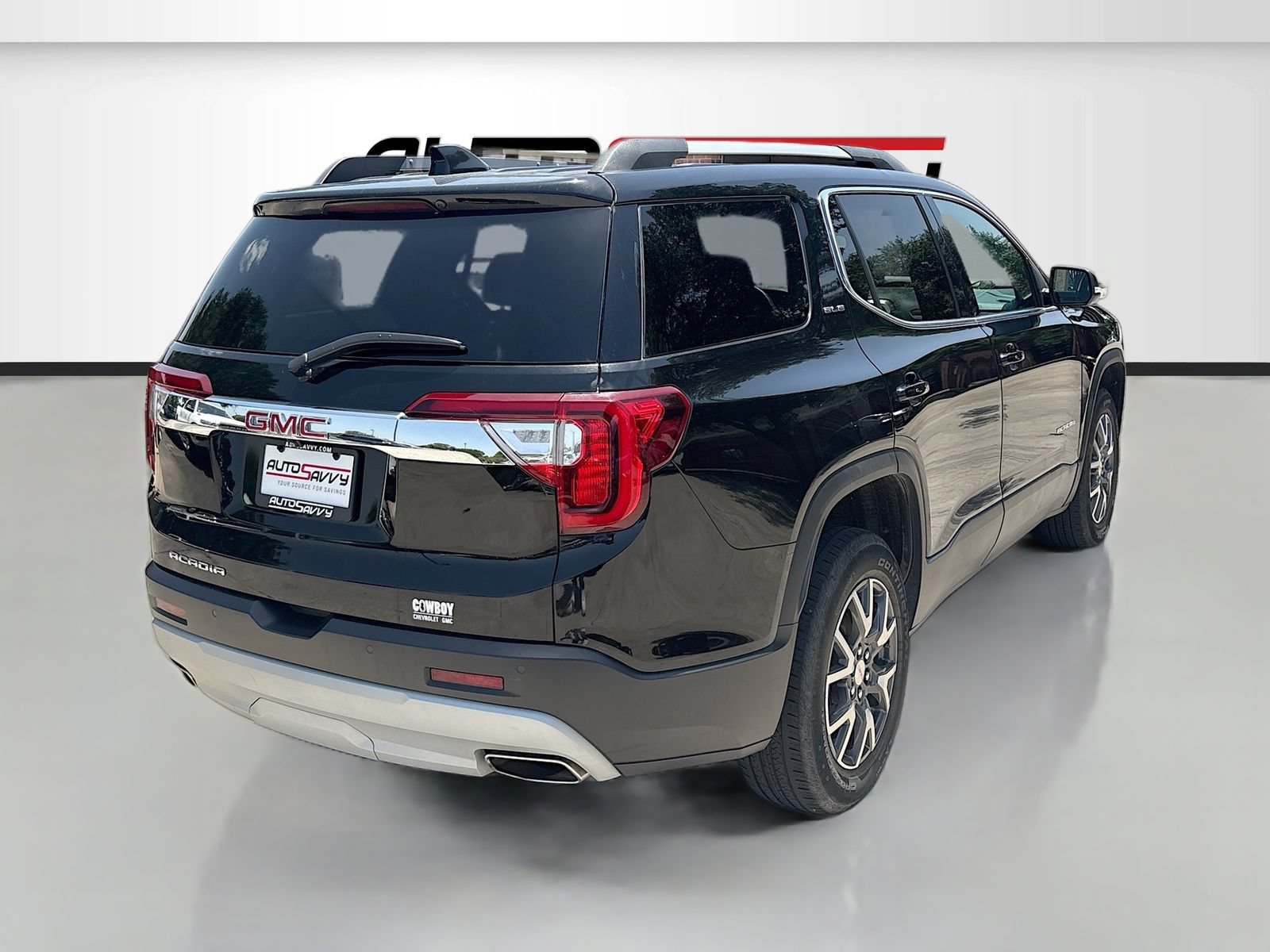 Used 2023 GMC Acadia SLE w/ Driver Convenience Package FWD image 7