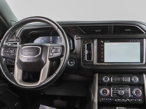 Used 2023 GMC Yukon XL Denali AWD/4WD image 18