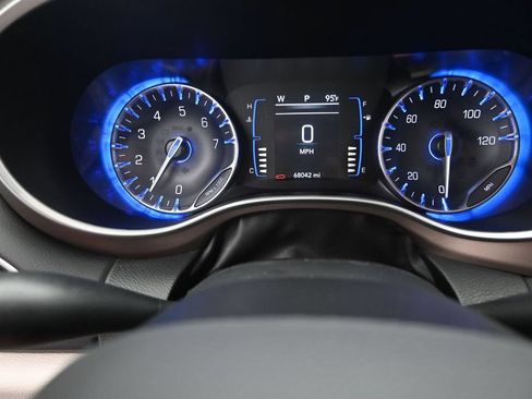 Used 2023 Chrysler Voyager LX FWD image 20
