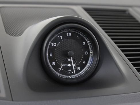 Used 2024 Porsche Macan w/ Premium Plus Package image 26