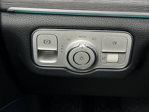 Used 2021 Mercedes-Benz GLE 350 4MATIC image 31