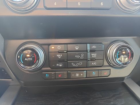 Used 2019 Ford F150 Platinum w/ Equipment Group 701A Luxury image 29