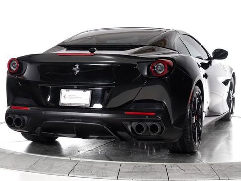 Used 2019 Ferrari Portofino RWD image 11