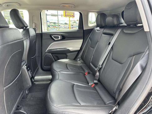 Used 2022 Jeep Compass Limited AWD/4WD image 13