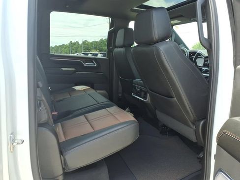 Used 2024 Chevrolet Silverado 2500 High Country w/ High Country Premium Package AWD/4WD image 13