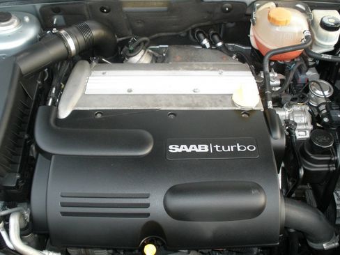Used 2010 Saab 9-3 X image 12