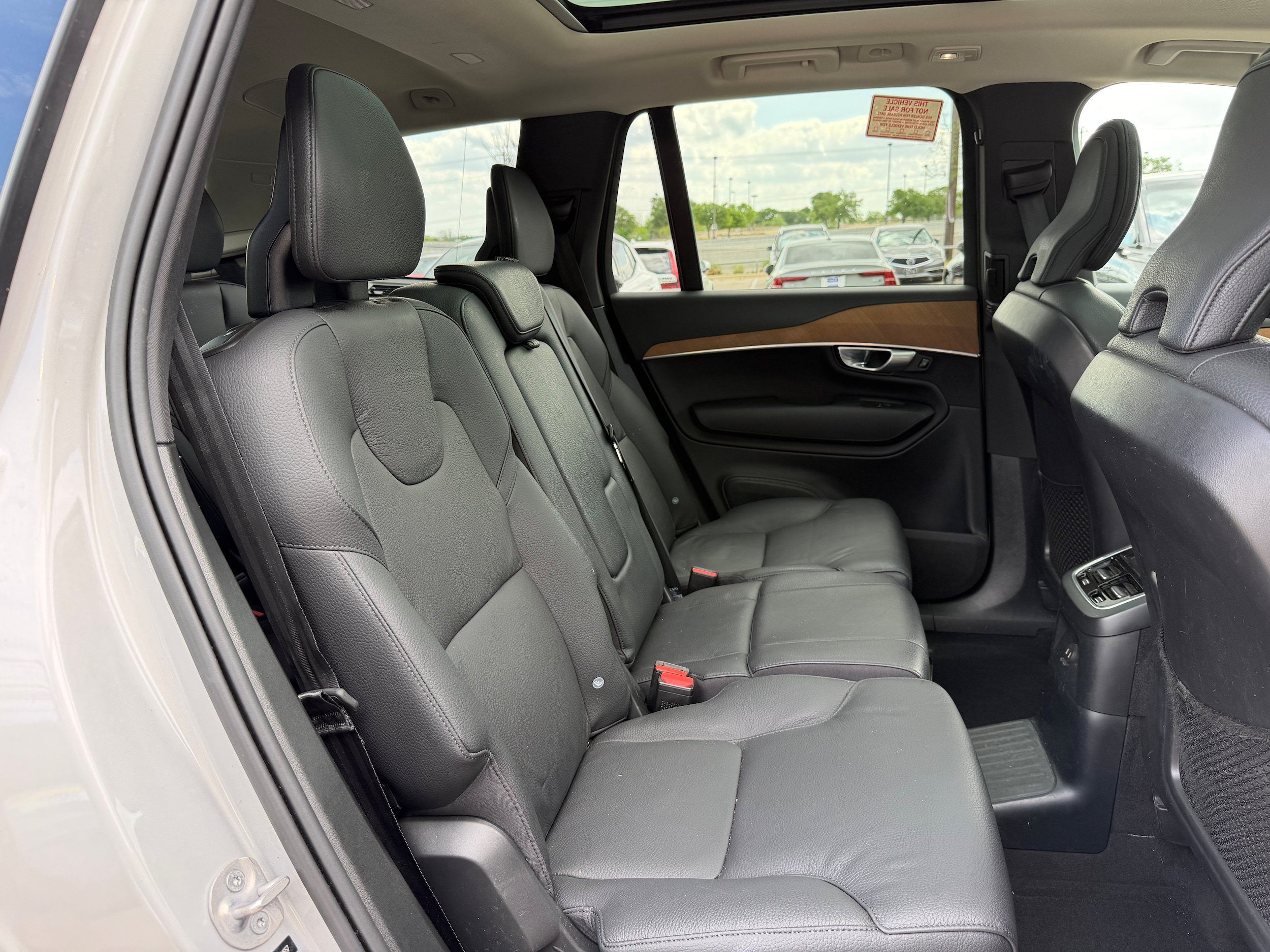 Certified 2024 Volvo XC90 T8 Plus w/ Protection Package Premier AWD/4WD image 12