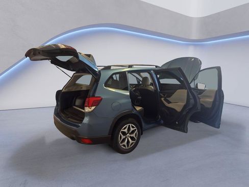 Used 2021 Subaru Forester Premium AWD/4WD image 14