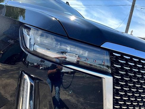Used 2023 Cadillac Escalade ESV Premium Luxury AWD/4WD image 32