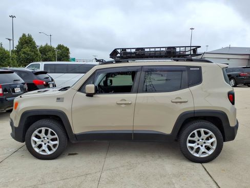 Used 2015 Jeep Renegade Latitude FWD image 4