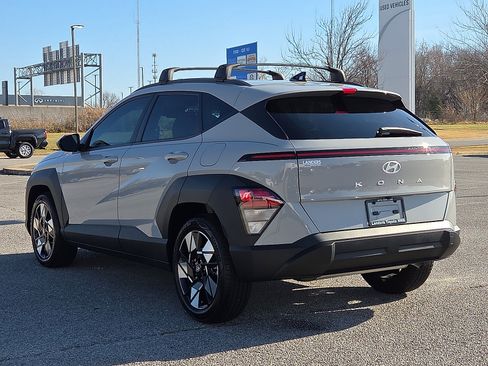 Used 2025 Hyundai Kona SEL image 4