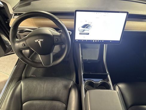 Used 2018 Tesla Model 3 Long Range image 15