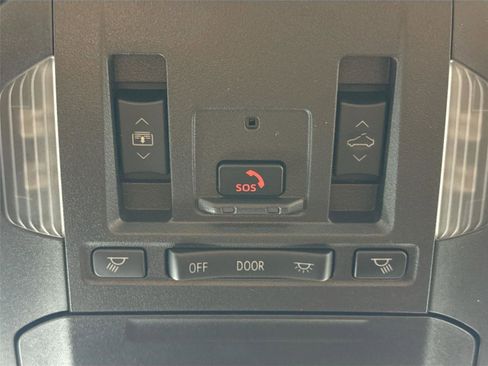 Used 2024 Toyota Highlander Platinum FWD image 23