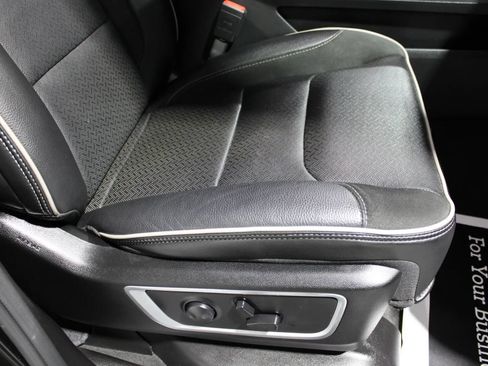 Used 2024 RAM 1500 Laramie AWD/4WD image 32