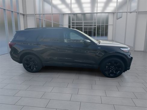 Used 2023 Ford Explorer ST-Line w/ Class IV Trailer Tow Package image 9