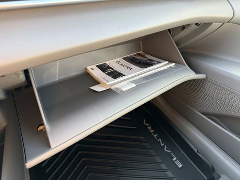 New 2026 Hyundai Elantra SE image 23