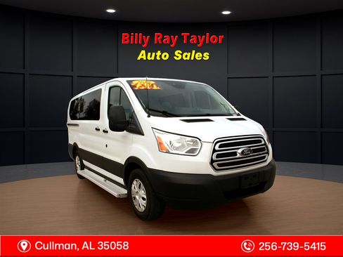 Used 2019 Ford Transit 150 XLT image 3
