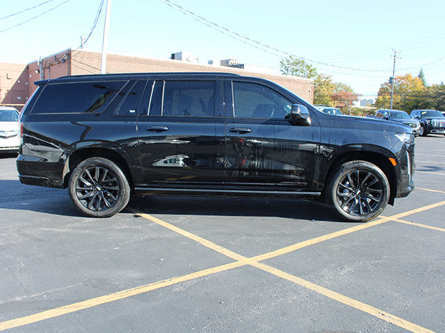Used 2021 Cadillac Escalade ESV Sport Platinum w/ LPO, ONYX Package AWD/4WD image 5