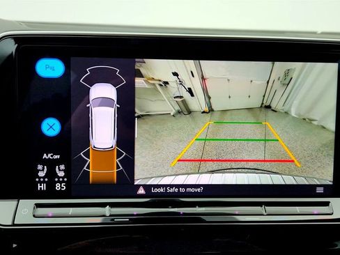 Used 2024 Volkswagen Atlas SE image 19