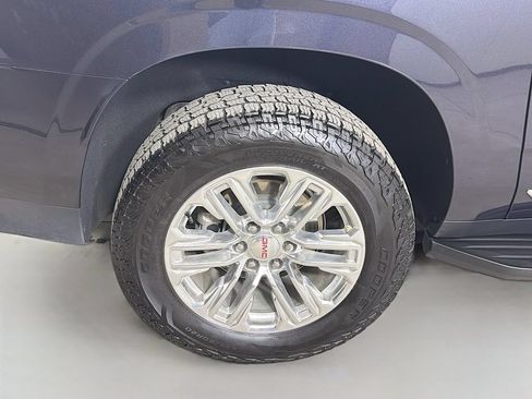 Used 2024 GMC Yukon XL SLT w/ SLT Luxury Package AWD/4WD image 29