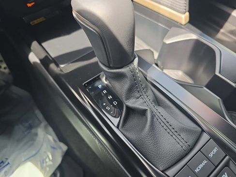 Used 2026 Toyota Camry SE image 25