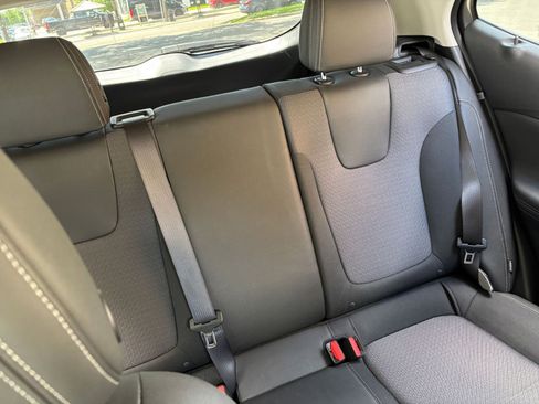 Used 2025 Buick Encore GX Preferred FWD image 32