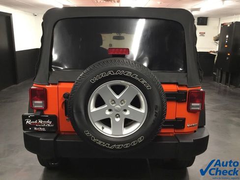 Used 2015 Jeep Wrangler Unlimited Sport w/ Quick Order Package 24S AWD/4WD image 9