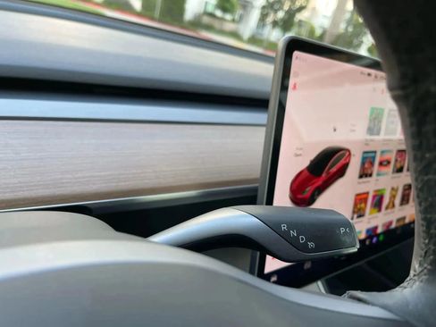 Used 2022 Tesla Model 3 image 21