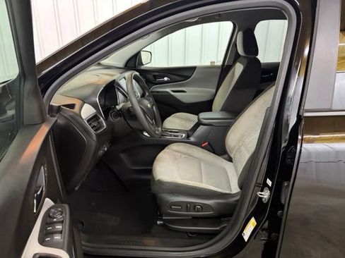 Used 2022 Chevrolet Equinox LS w/ LS Convenience Package FWD image 21