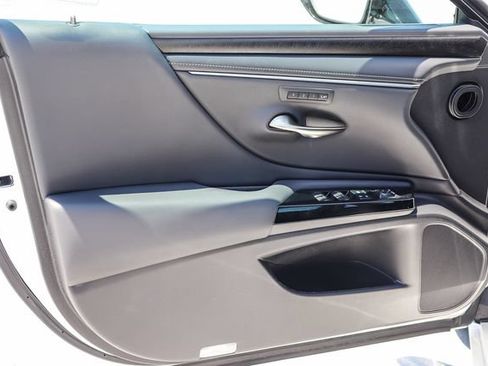 Used 2024 Lexus ES 300h w/ Premium Package FWD image 14