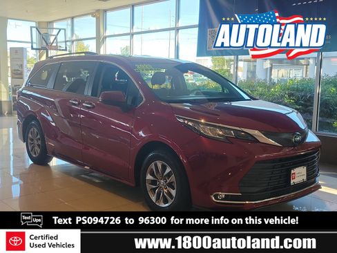Certified 2023 Toyota Sienna XLE image 1