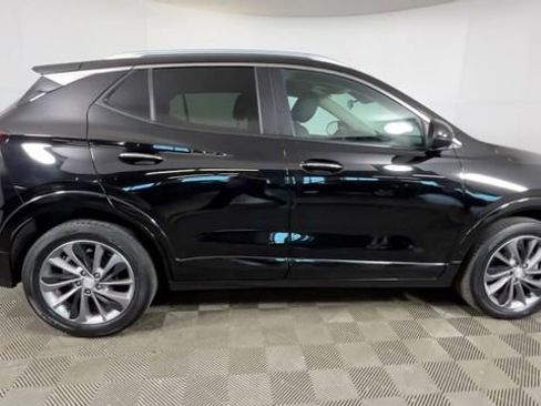 Used 2022 Buick Encore GX Select w/ Sport Touring Package FWD image 3