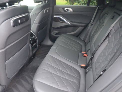 Used 2025 BMW X6 xDrive40i image 16