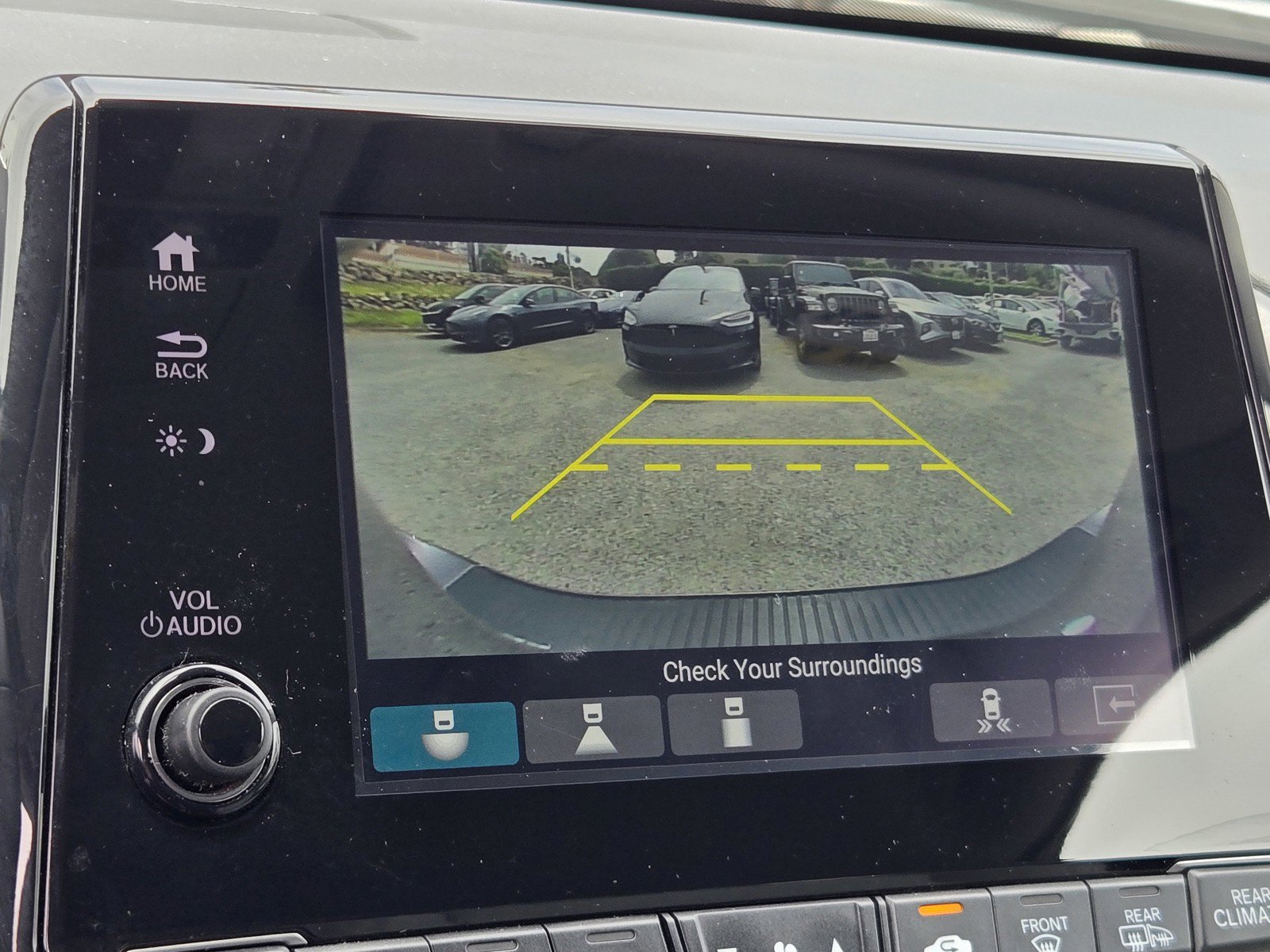 Used 2023 Honda Odyssey Touring image 18