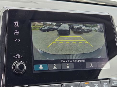 Used 2023 Honda Odyssey Touring image 18