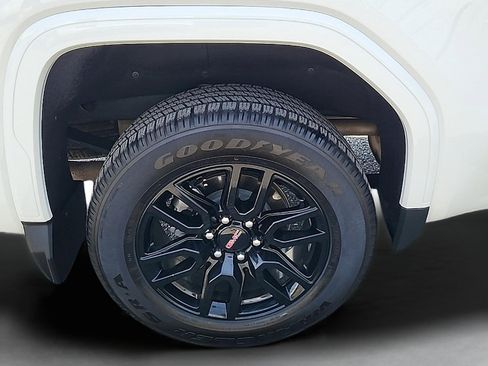 Used 2024 GMC Sierra 1500 Elevation w/ Elevation Premium Package AWD/4WD image 9