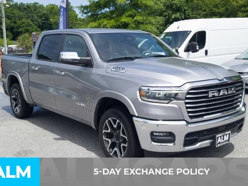 Used 2025 RAM 1500 Laramie AWD/4WD image 3